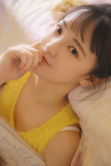 男人吃奶玩乳尖4p